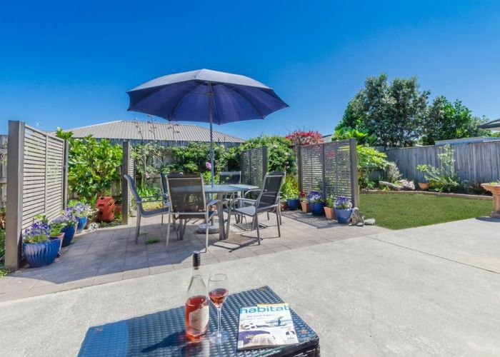  at 2 William Noel Place, Waikanae Beach, Waikanae