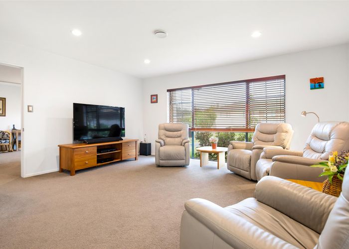  at 30 Hercules Drive, Henderson, Auckland