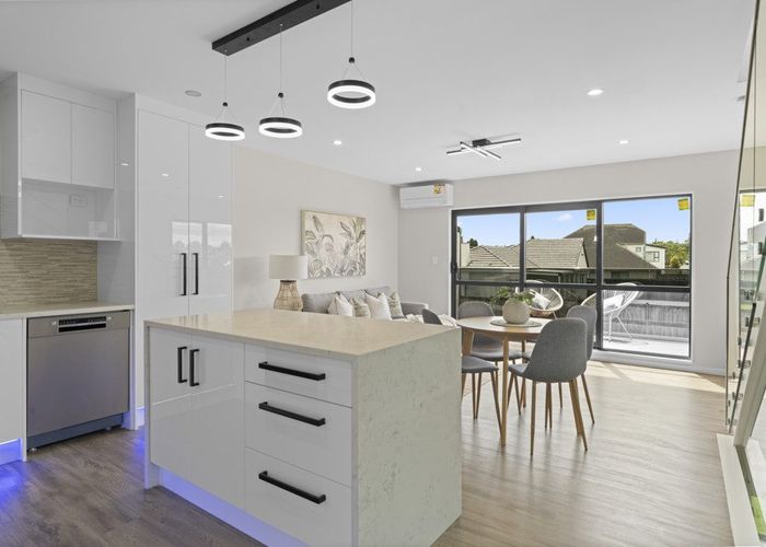  at 1/18 Hutchinsons Road, Bucklands Beach, Manukau City, Auckland