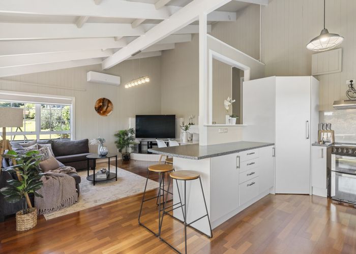  at 2/6 Torbay Heights, Torbay, Auckland