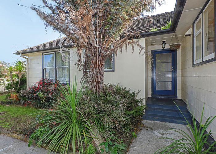  at 1211 Beatty Place, Mayfair, Hastings