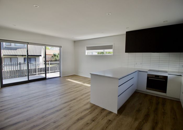  at 7/94 Target Road, Totara Vale, North Shore City, Auckland