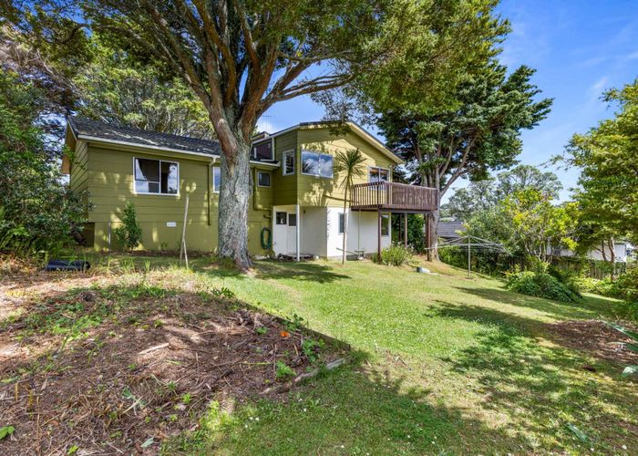  at 10 Tusac Place, Totara Vale, Auckland