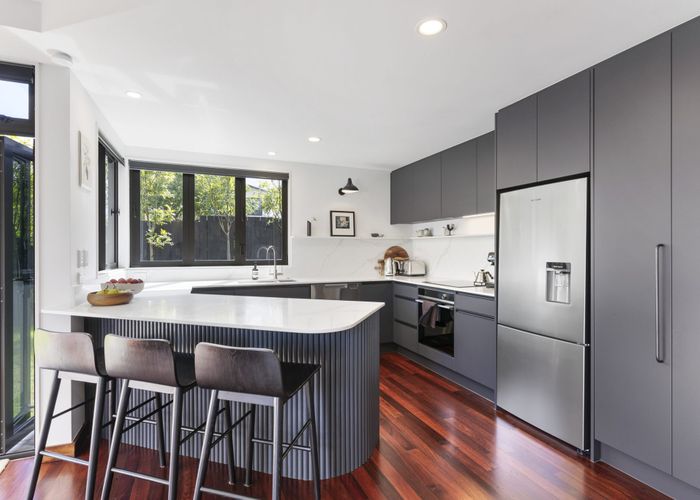  at 25A Barron Drive, Green Bay, Waitakere City, Auckland