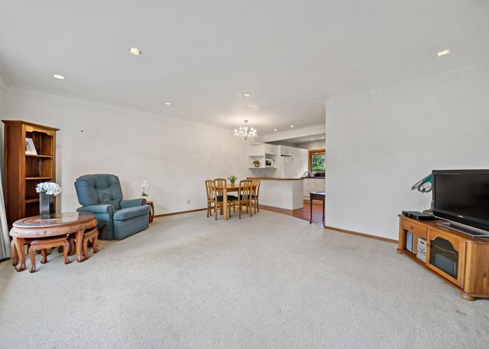  at 2/42 Amy Street, Ellerslie, Auckland