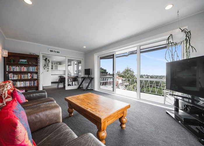  at 175 Glenfield Road, Hillcrest, North Shore City, Auckland