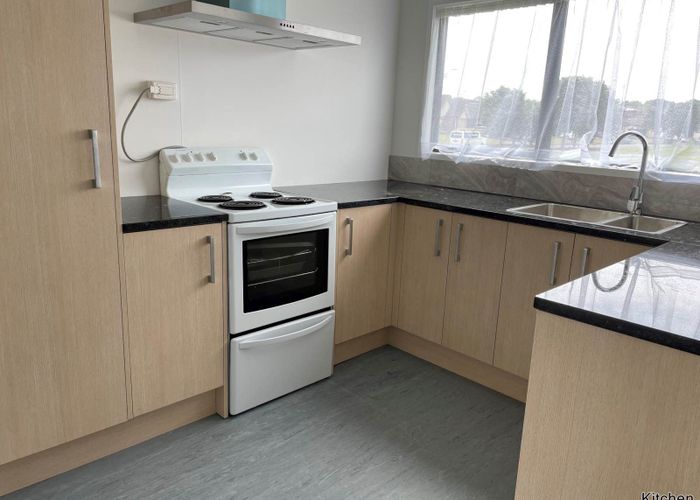  at 2/11 Foxlaw Street, Randwick Park, Manukau City, Auckland