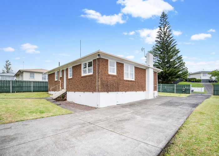  at 4 Justin Place, Te Atatu Peninsula, Auckland