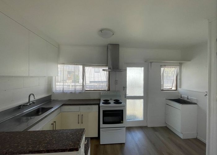  at 1/15 Robson Street, Mount Roskill, Auckland