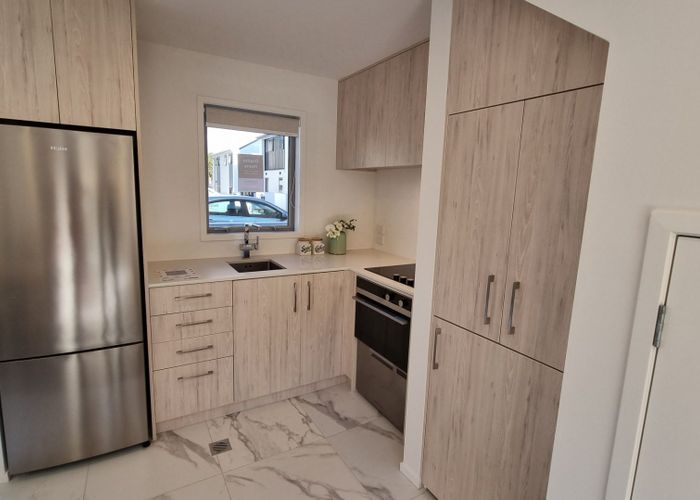  at 81E Kervil Avenue, Te Atatu Peninsula, Waitakere City, Auckland