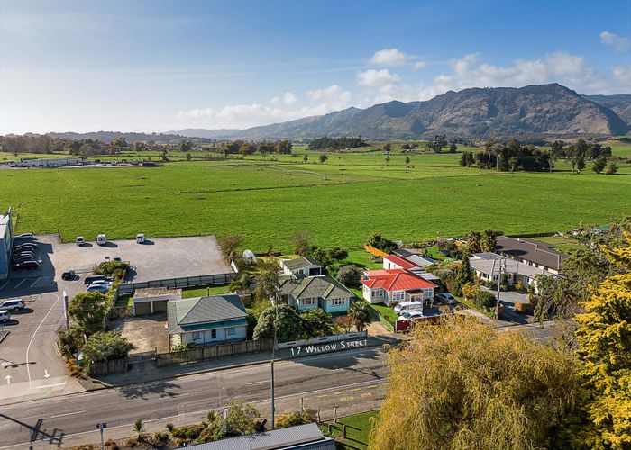  at 17 Willow Street, Takaka