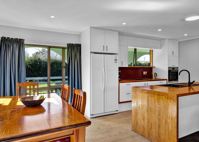  at 552 Mountain Road, Lepperton, New Plymouth