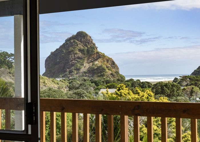  at 51 Seaview Road, Piha, Waitakere City, Auckland