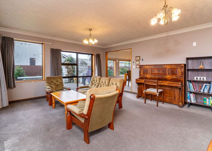  at 21 Dryden Street, Milton