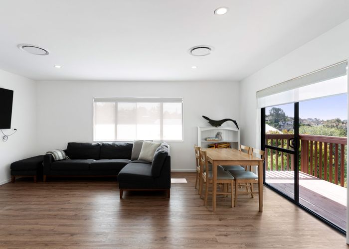  at 2/75 Langana Avenue, Browns Bay, North Shore City, Auckland