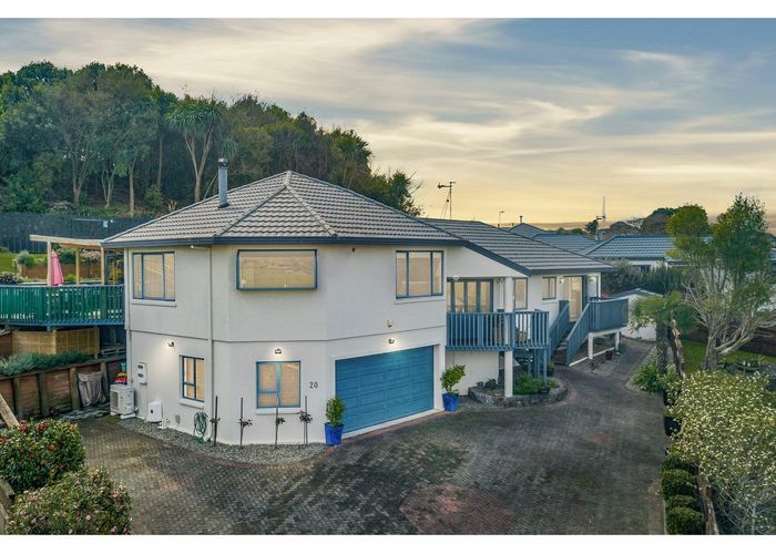  at 20 Friesian Place, Grandview Heights, Hamilton