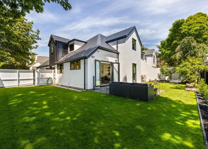  at 10A Swanleigh Place, Ilam, Christchurch