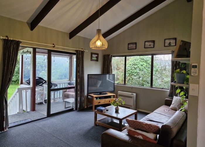  at 6 Hickford Place, Okato, New Plymouth, Taranaki