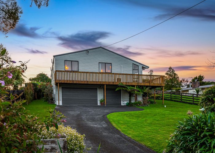  at 41 Grassmere Road, Henderson Valley, Auckland