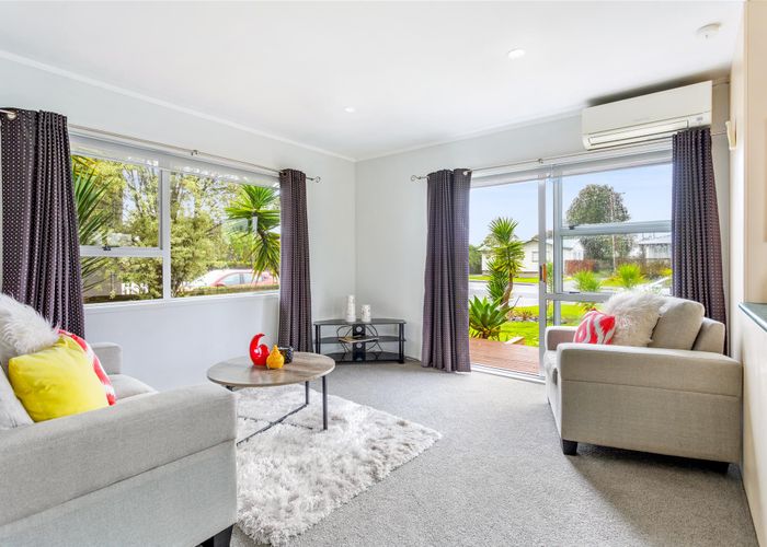  at 1/322 Royal Road, Massey, Auckland