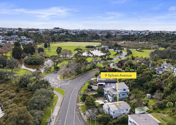  at 9 Sylvan Avenue, Northcote, Auckland
