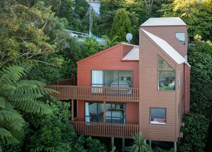  at 16 Garden Road, Northland, Wellington, Wellington