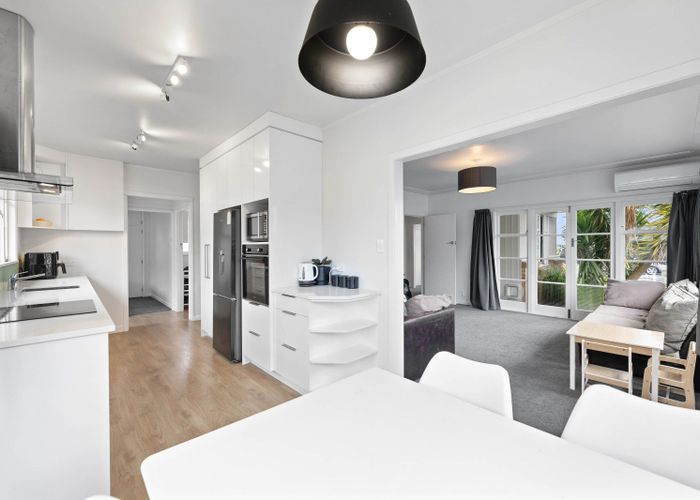  at 12 Winter Street, Fairfield, Hamilton