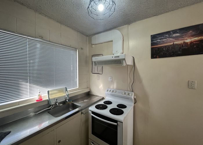  at 2/1 Torrington Avenue, Frankton, Hamilton, Waikato