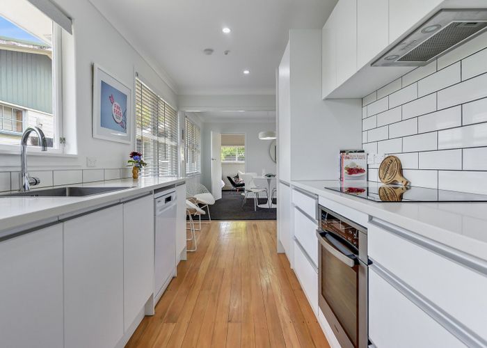  at 3 Acacia Crescent, Glenview, Hamilton