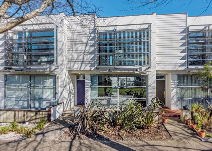  at 20 Kauri Drive, Takanini, Papakura, Auckland
