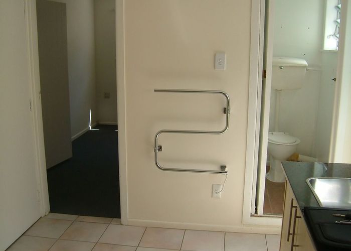  at 77 Lake Road, Northcote, Auckland