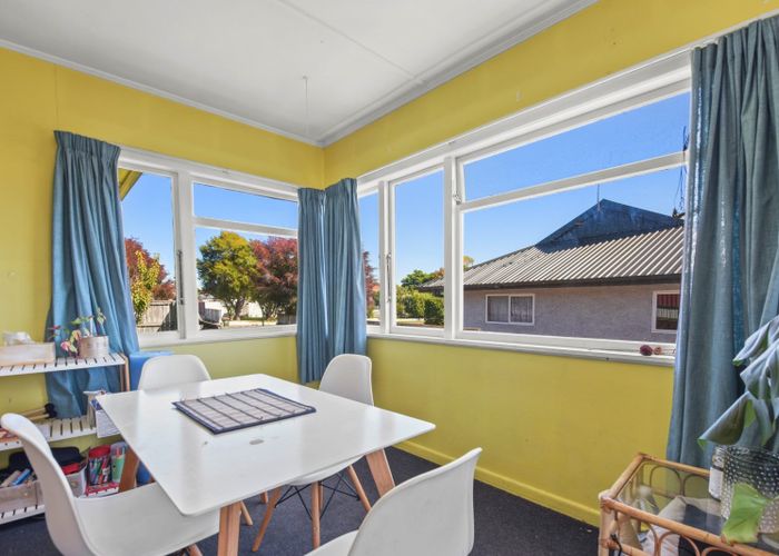  at 1 Barnicoat Place, Richmond