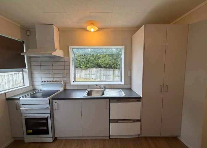  at 90 Commissariat Road, Mount Wellington, Auckland