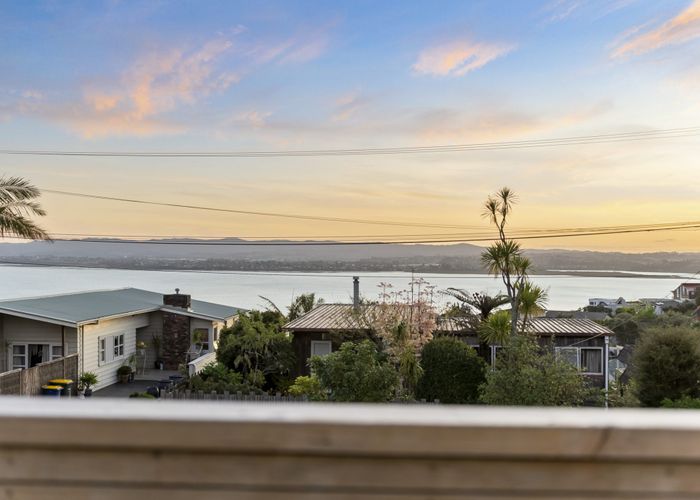  at 24 Sea Vista Avenue, Beach Haven, Auckland