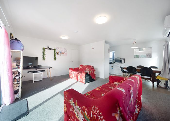  at 2/76 McAnnalley Street, Manurewa East, Manukau City, Auckland