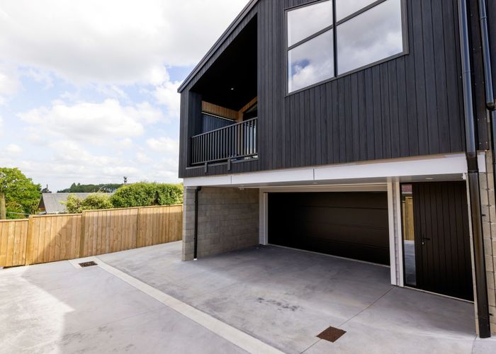  at 4/3 Huia Avenue, Forest Lake, Hamilton, Waikato