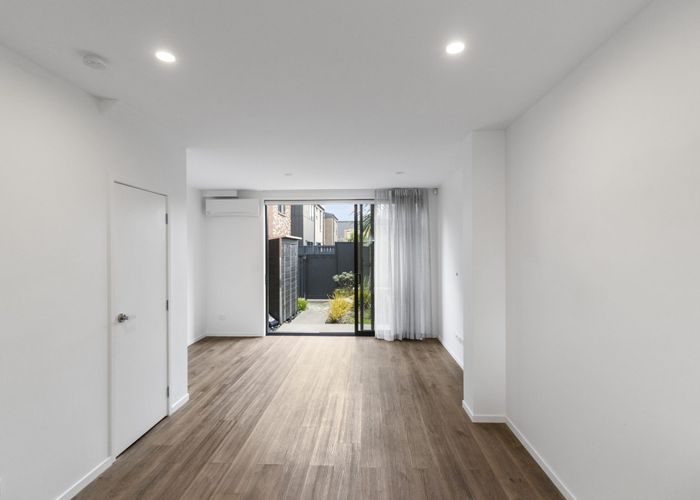  at 16 Tuhono Street, Manukau, Manukau City, Auckland