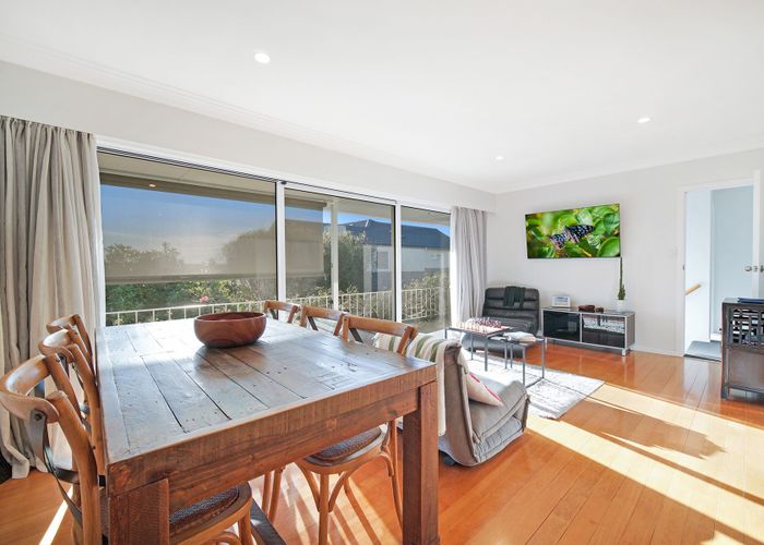  at 2/18 Sydney Street, Hauraki, North Shore City, Auckland