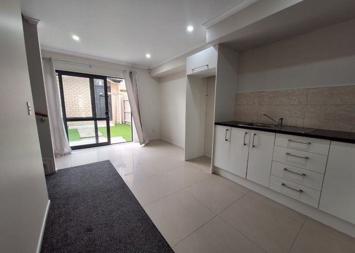  at 10/4 Wallson Crescent, Wiri, Manukau City, Auckland