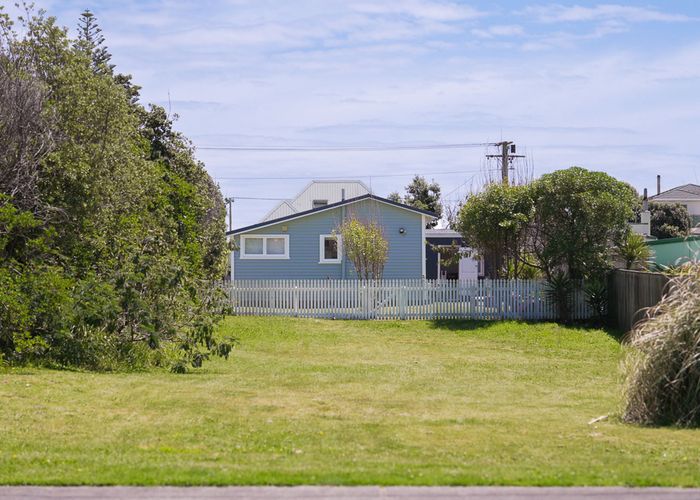  at 6 Kapiti Lane, Otaki Beach, Kapiti Coast, Wellington