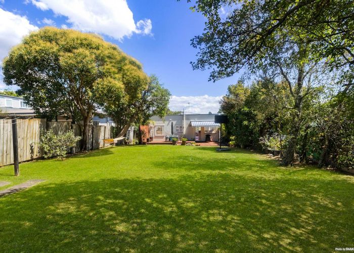  at 9 Eldon Road, Mount Eden, Auckland