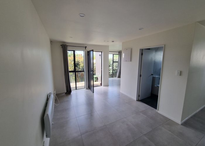  at 2/21 Montrose Street, Point Chevalier, Auckland City, Auckland