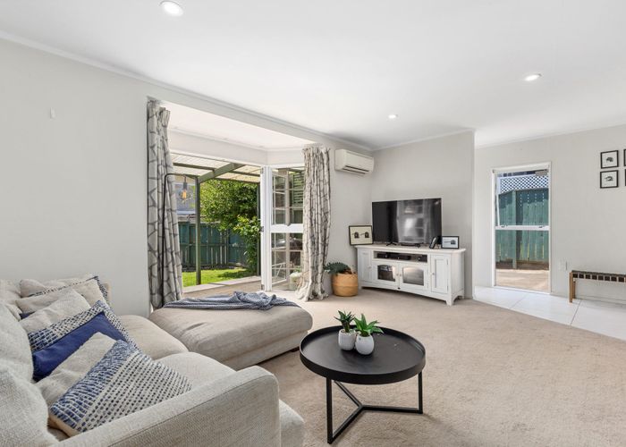  at 2/38 Abercrombie Street, Howick, Auckland