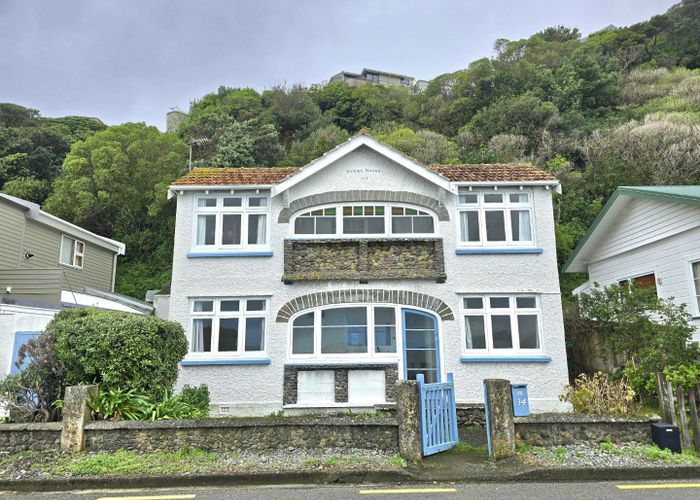  at 34 Moana Road, Plimmerton, Porirua