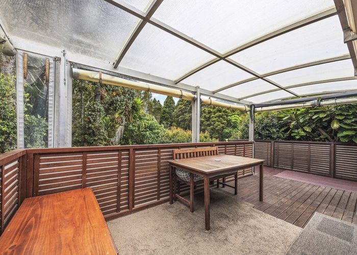  at 19 Tane Road, Laingholm, Waitakere City, Auckland