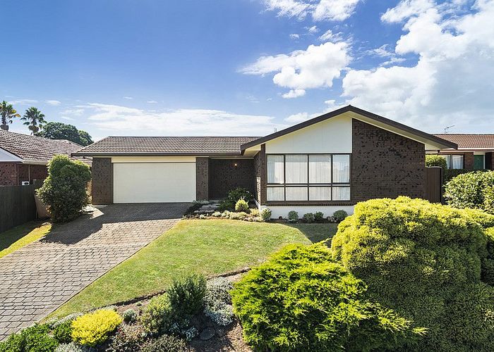  at 176 Prince Regent Drive, Farm Cove, Auckland
