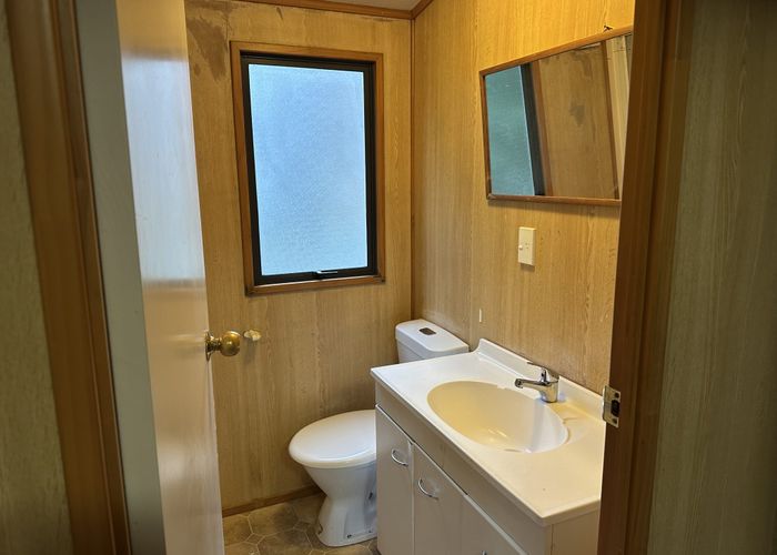  at 190a Lake Road, Northcote, North Shore City, Auckland