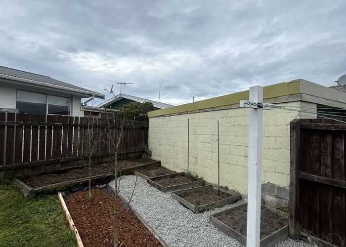  at 2/23 Branksome Place, Parklands, Christchurch City, Canterbury