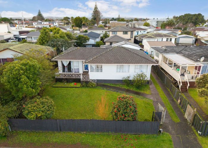  at 13 Arnwood Street, Manurewa, Manukau City, Auckland