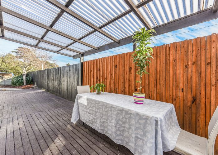  at 27 Arbor-Lea Avenue, Richmond